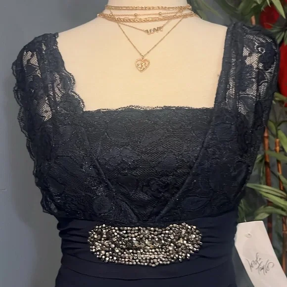 Betsy and Adam Dark Navy silver color Cocktail Dress With Lace Accents Size 4 - Picture 6 of 13